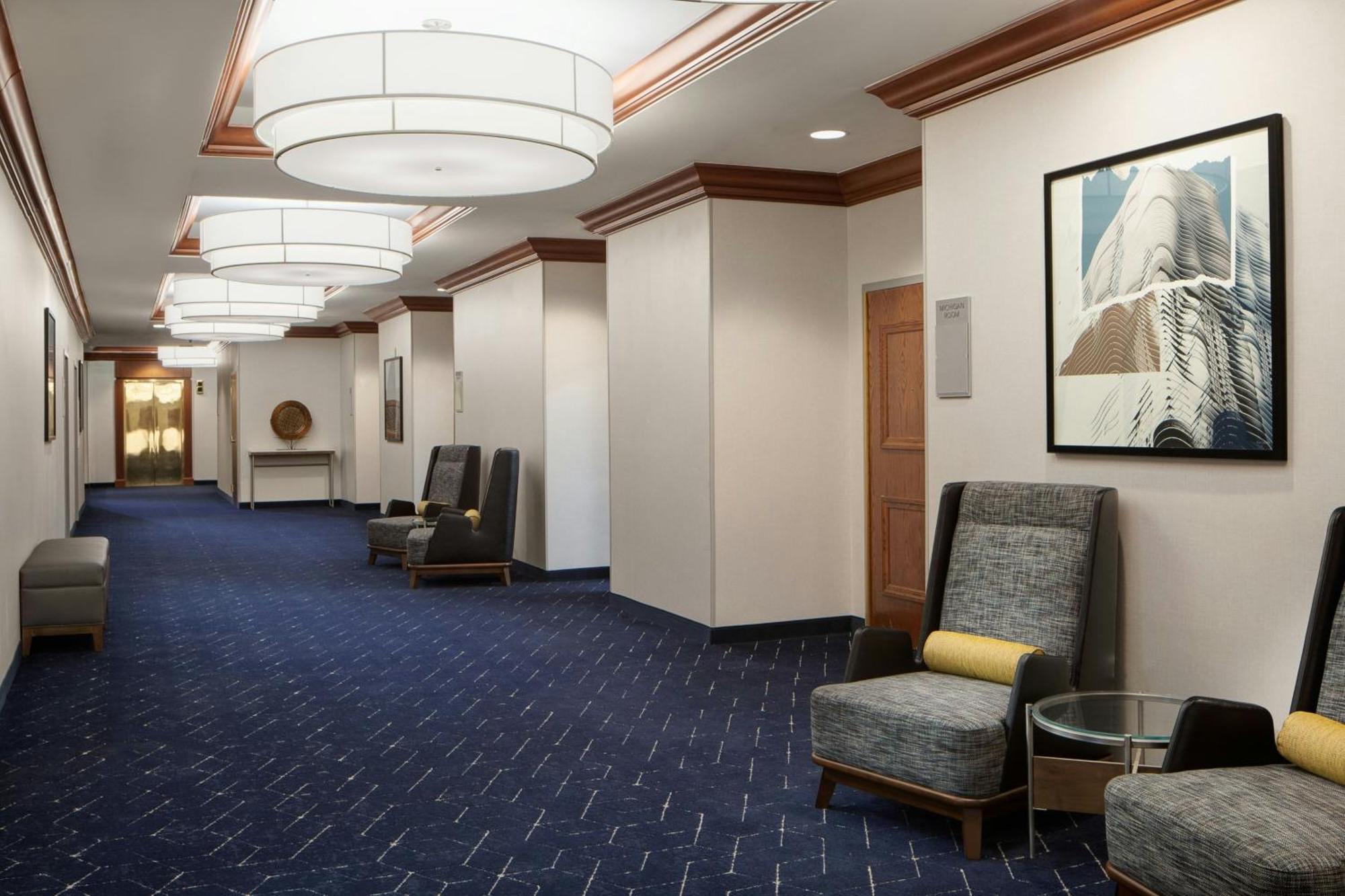 Courtyard By Marriott Chicago Downtown/River North Exterior photo