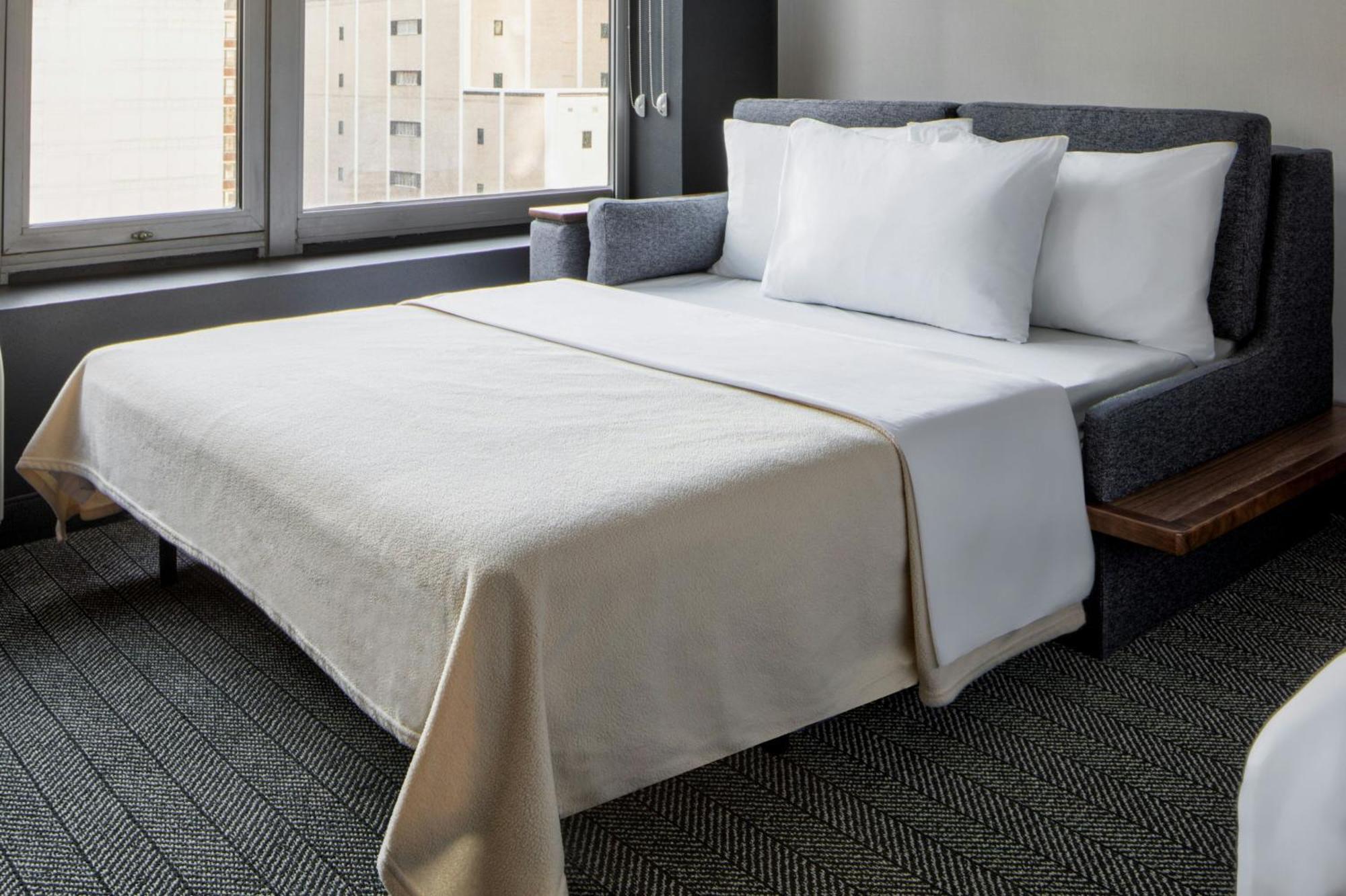 Courtyard By Marriott Chicago Downtown/River North Exterior photo