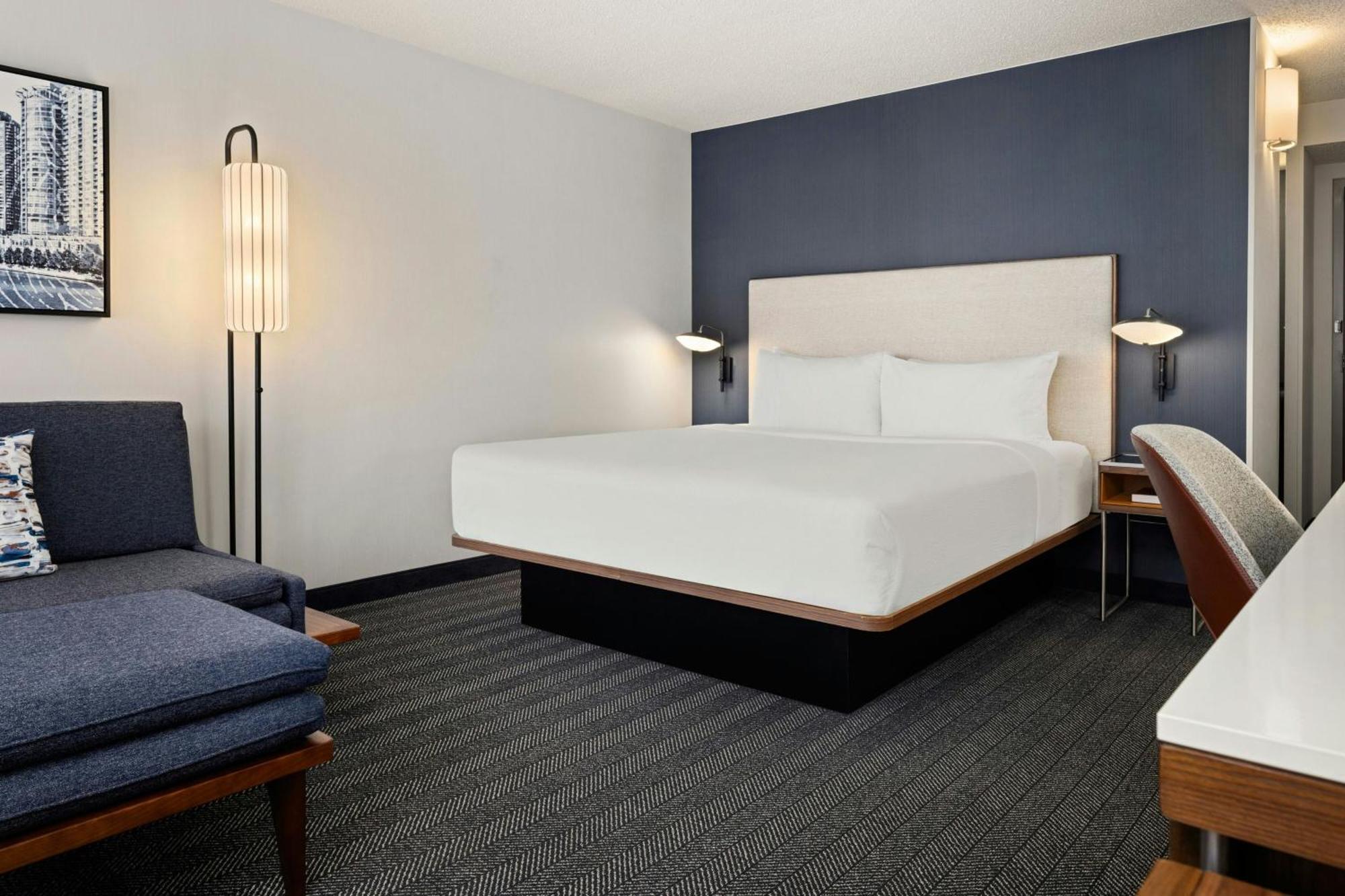 Courtyard By Marriott Chicago Downtown/River North Exterior photo