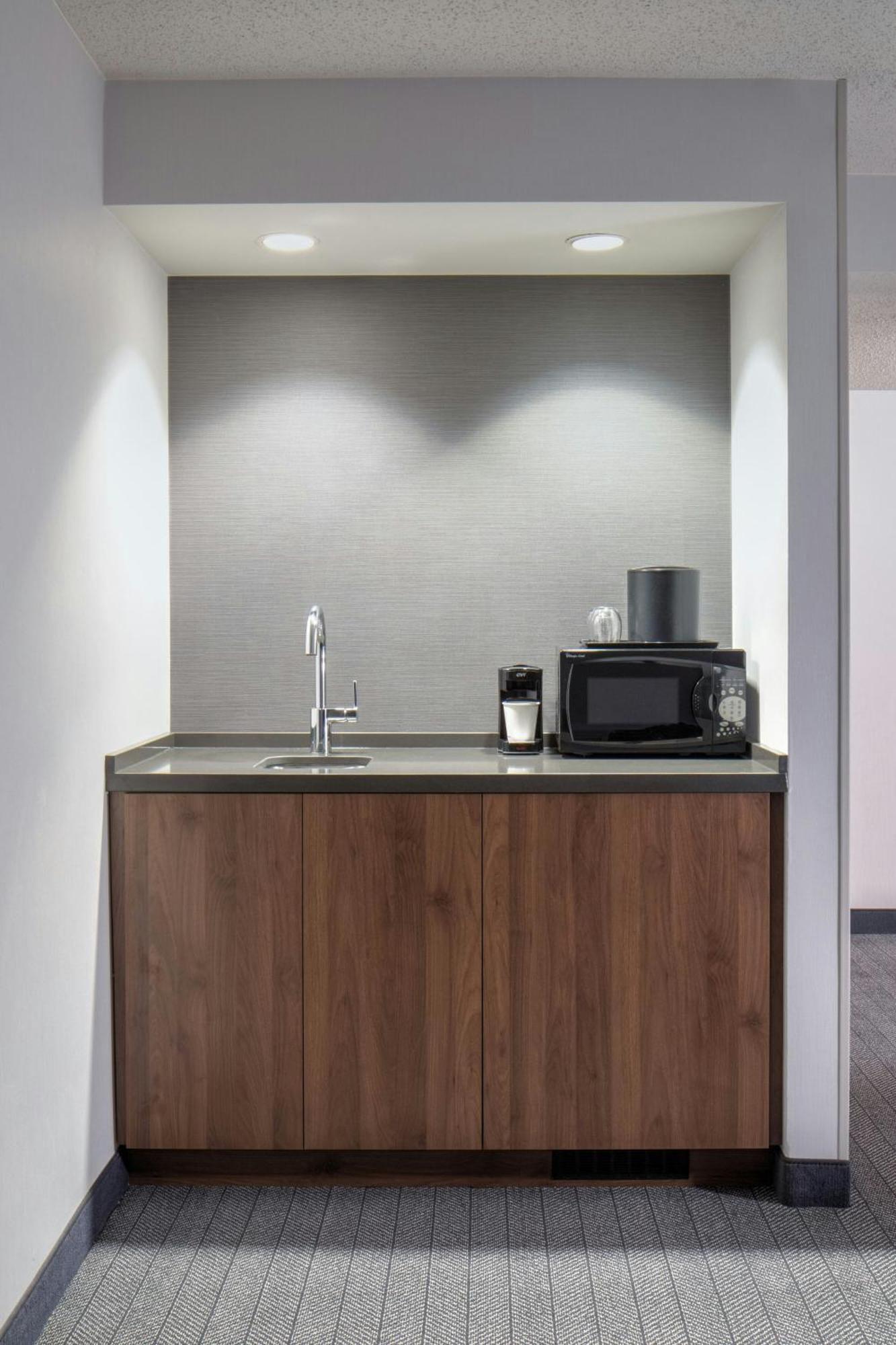 Courtyard By Marriott Chicago Downtown/River North Exterior photo