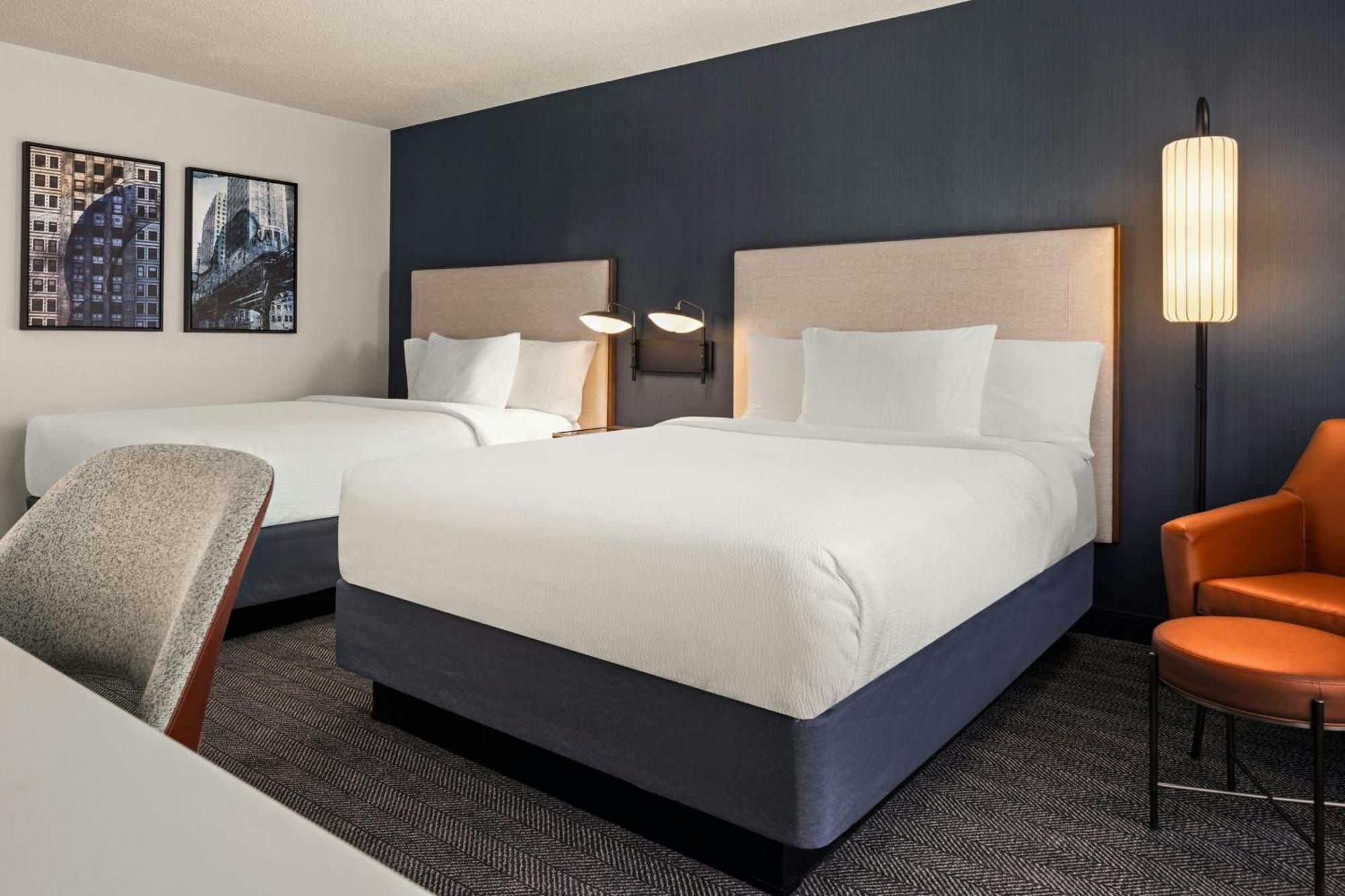 Courtyard By Marriott Chicago Downtown/River North Exterior photo