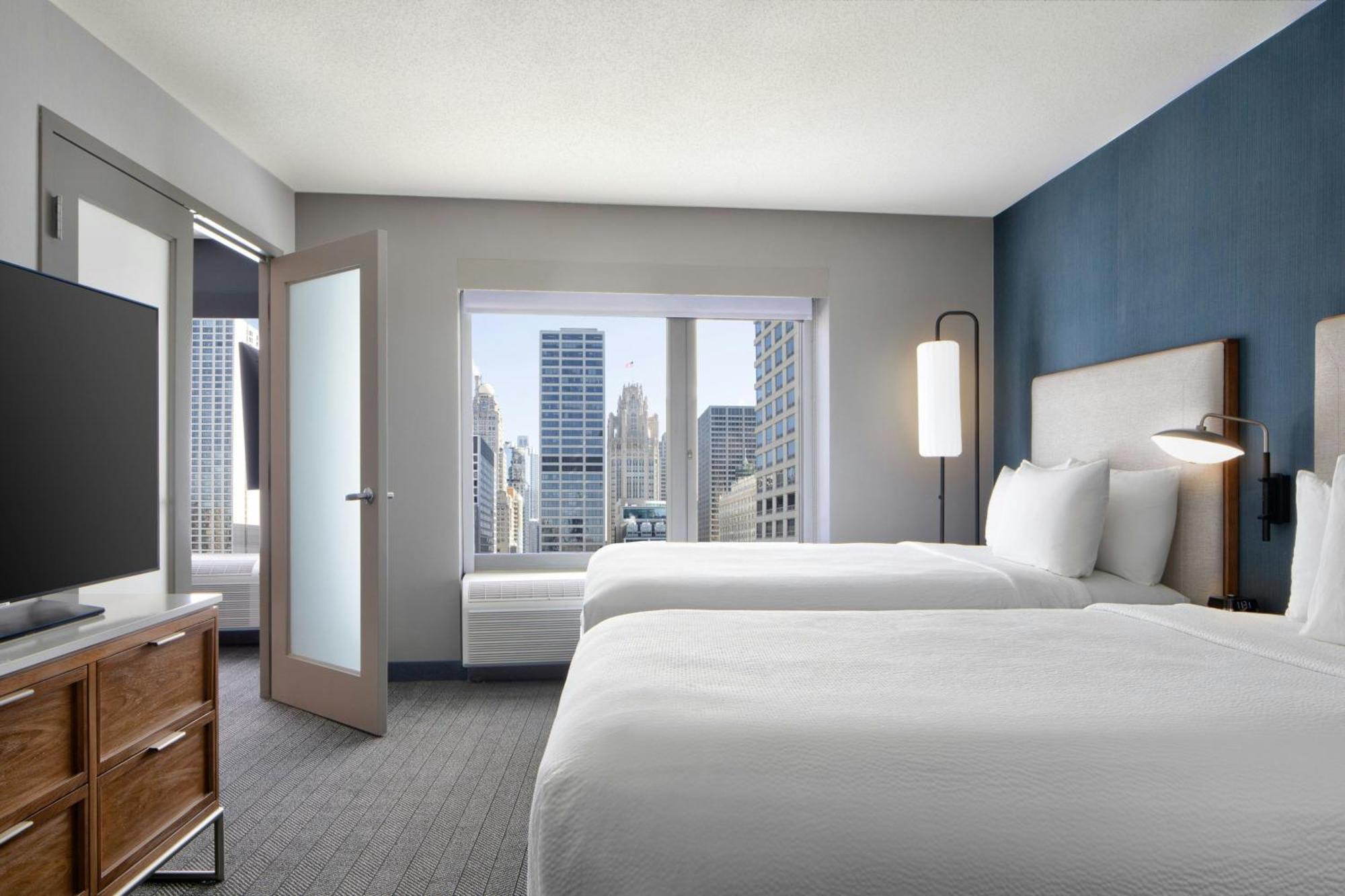 Courtyard By Marriott Chicago Downtown/River North Exterior photo