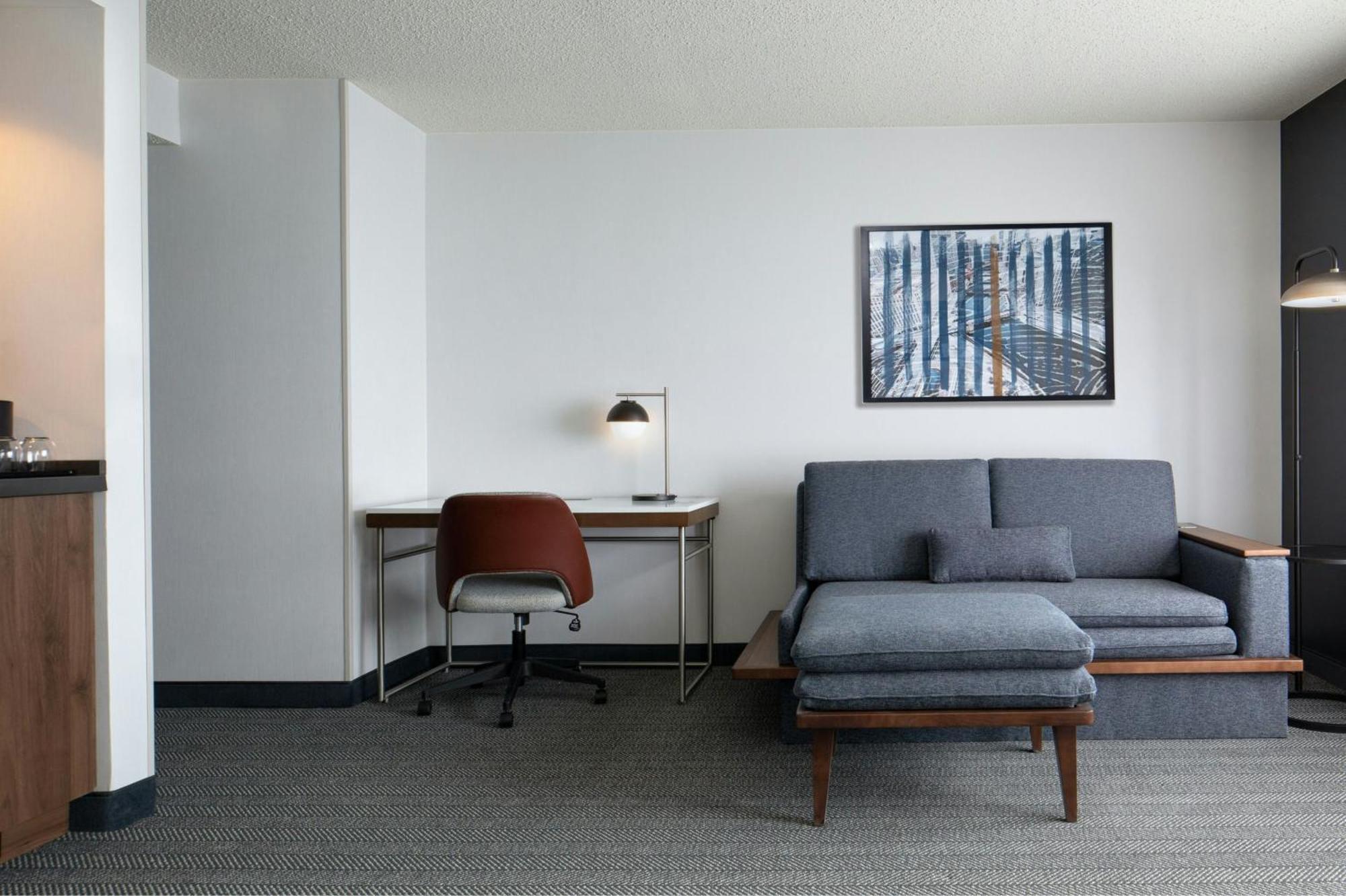 Courtyard By Marriott Chicago Downtown/River North Exterior photo