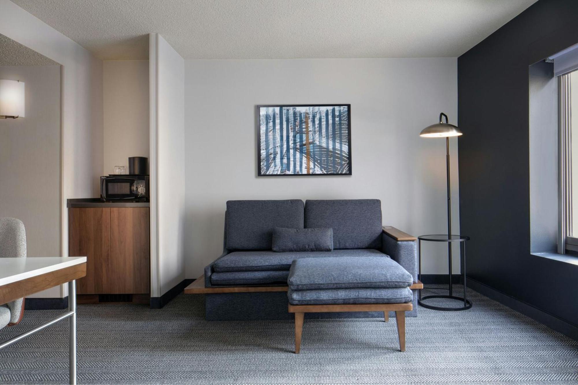 Courtyard By Marriott Chicago Downtown/River North Exterior photo