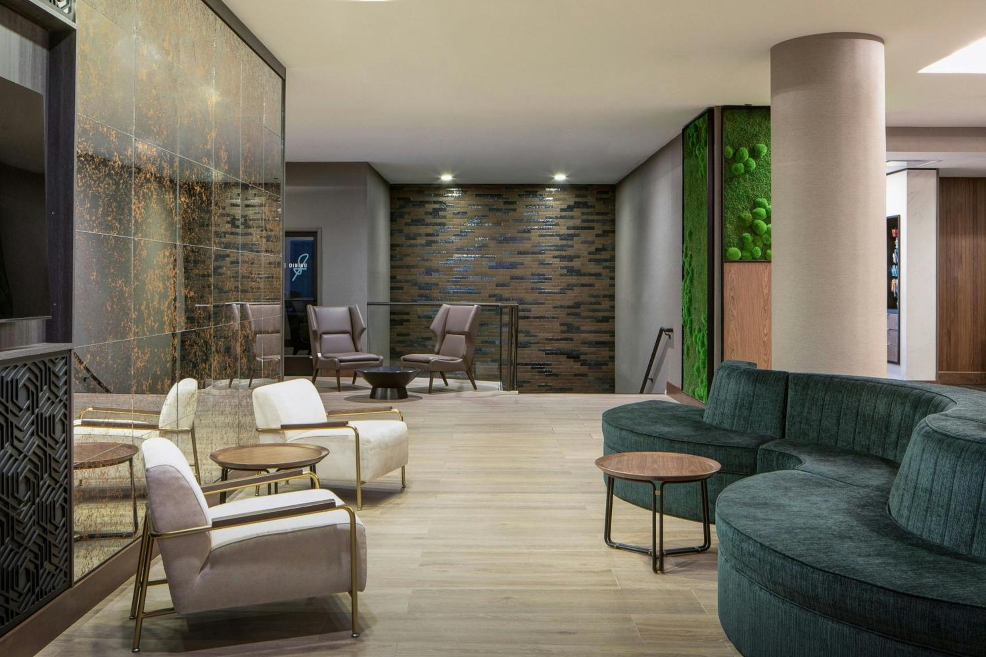 Courtyard By Marriott Chicago Downtown/River North Exterior photo