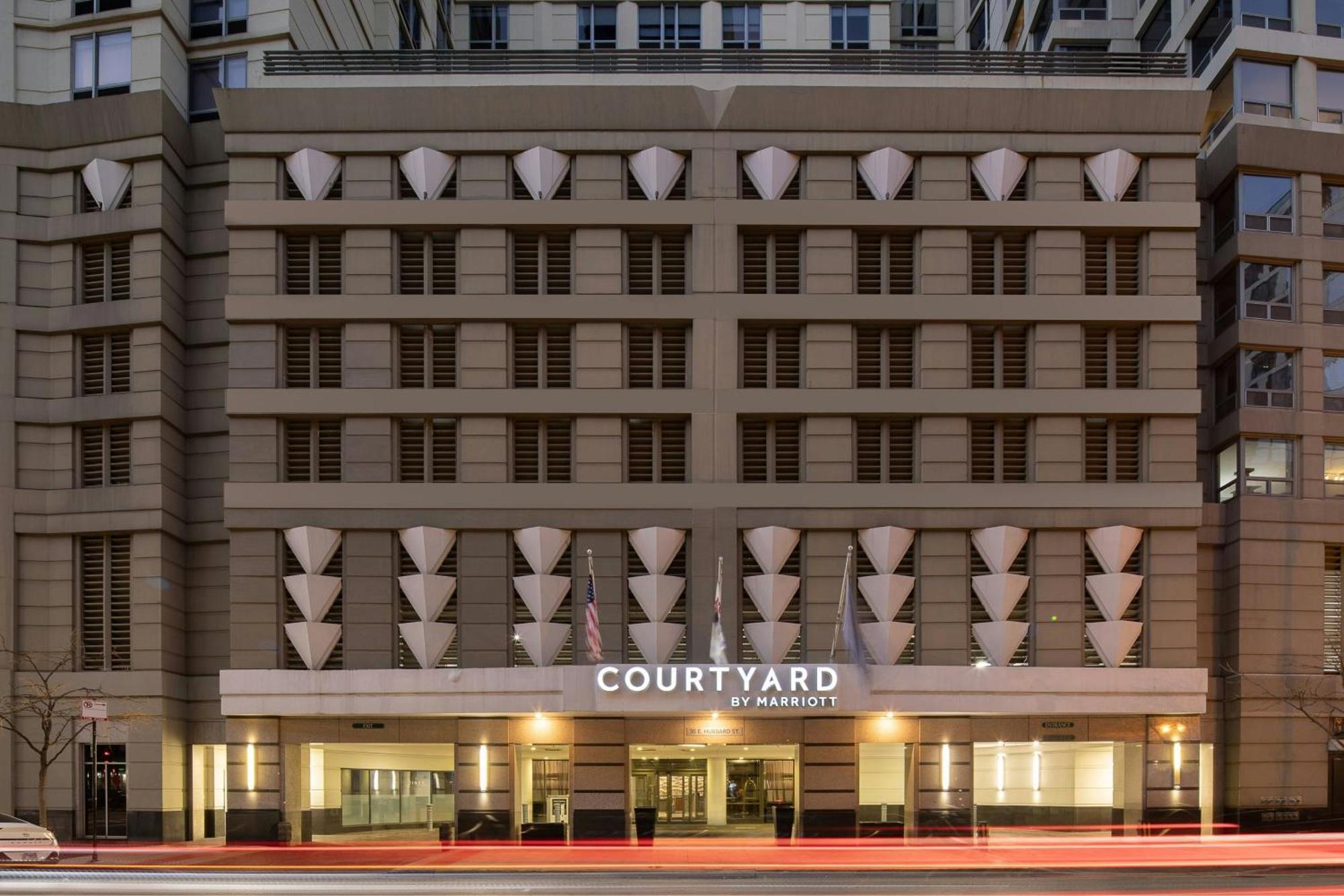 Courtyard By Marriott Chicago Downtown/River North Exterior photo
