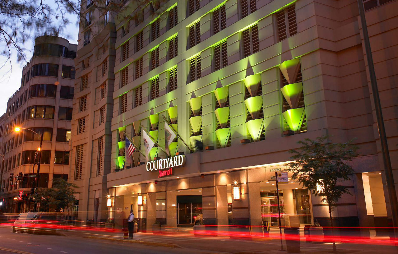 Courtyard By Marriott Chicago Downtown/River North Exterior photo